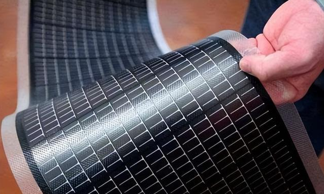 鈣鈦礦電池更適合應用在車載光伏方麵還是戶外小型便攜設備應用？